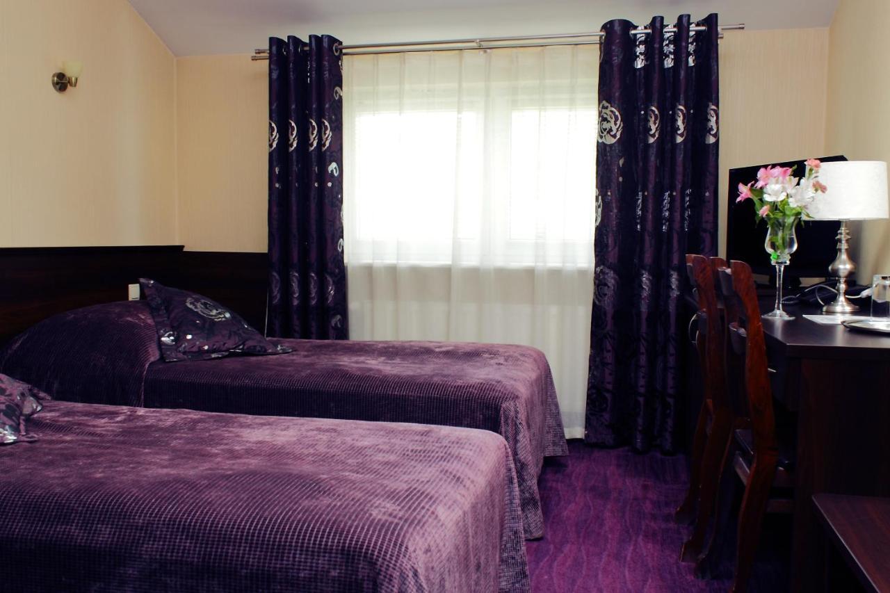 Hotel Alexandra Pobiedziska Quarto foto